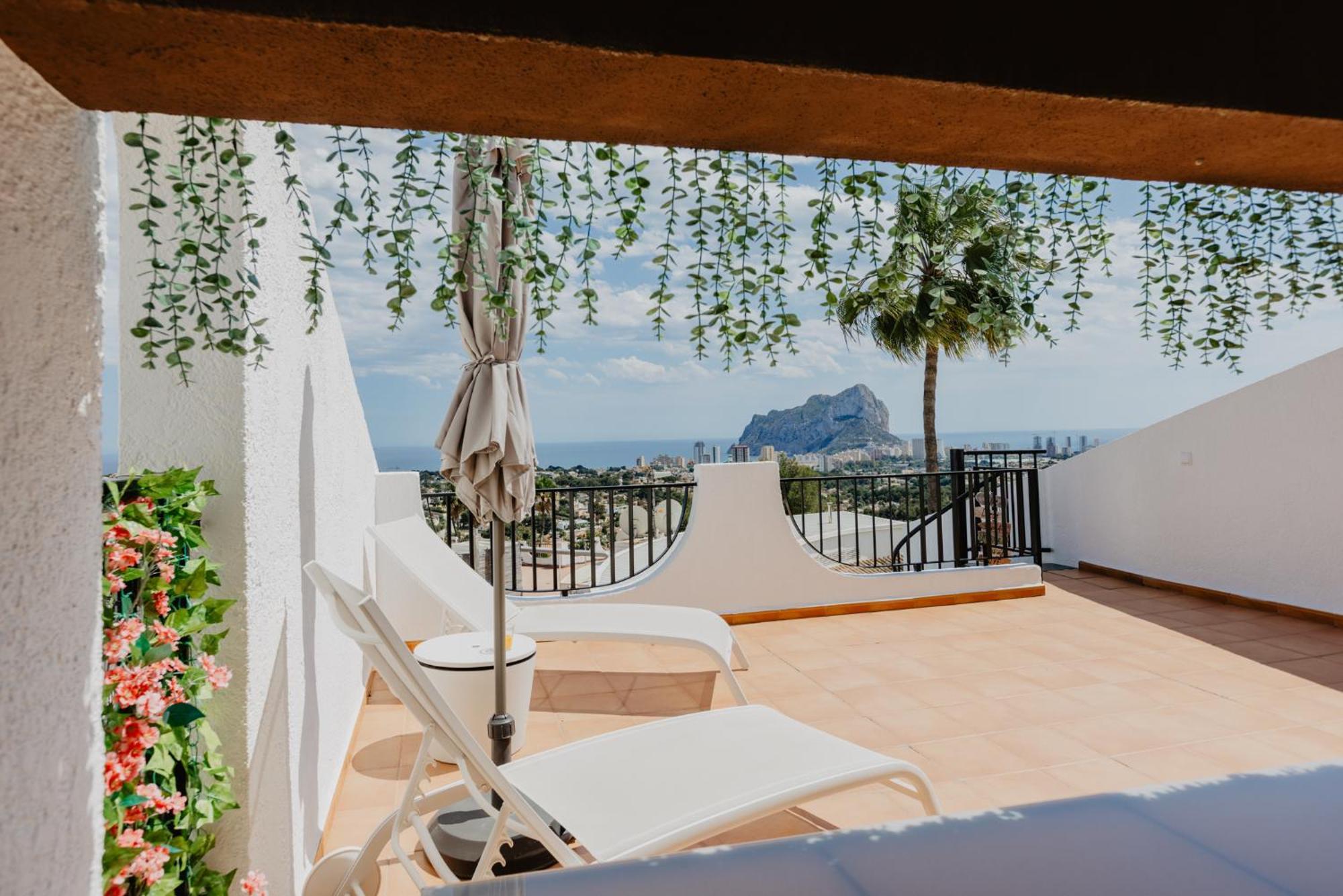 Casa Sunrise - Costa Blanca House With Rooftop, 5 Swimming Pools And Panoramic Sea- And Views At Penon De Ifach カルプ エクステリア 写真