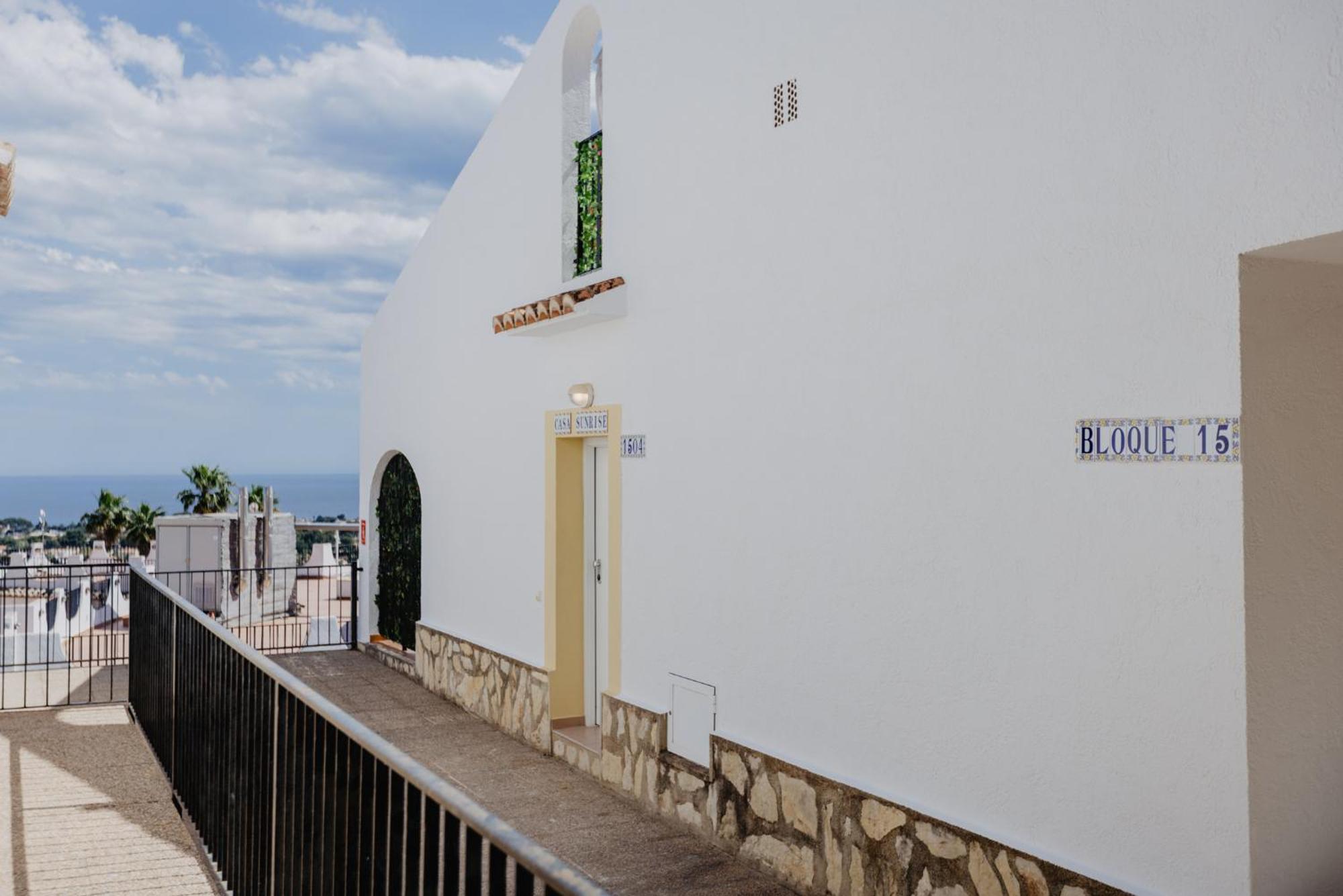 Casa Sunrise - Costa Blanca House With Rooftop, 5 Swimming Pools And Panoramic Sea- And Views At Penon De Ifach カルプ エクステリア 写真